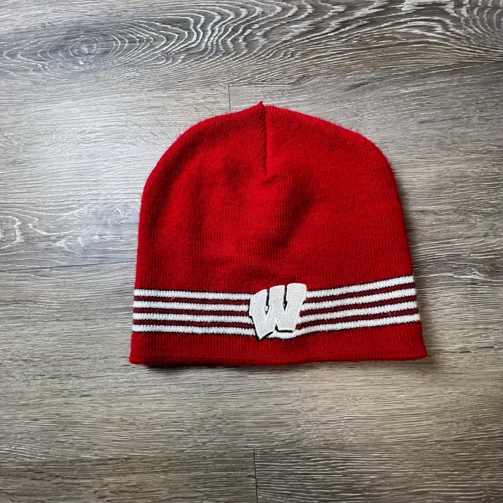Captivating Headgear Wisconsin Badgers Beanie Unisex OS Red NCAA Knit Hat Stripe